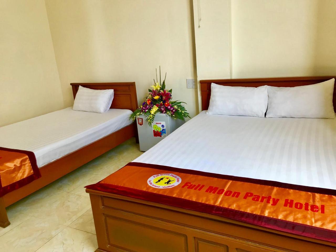 Full Moon Party Hotel Хайфон Екстер'єр фото