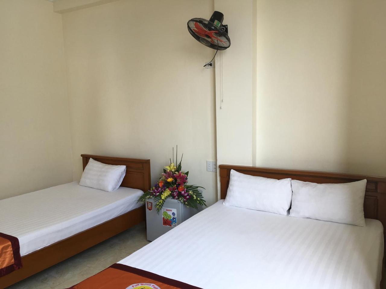 Full Moon Party Hotel Хайфон Екстер'єр фото